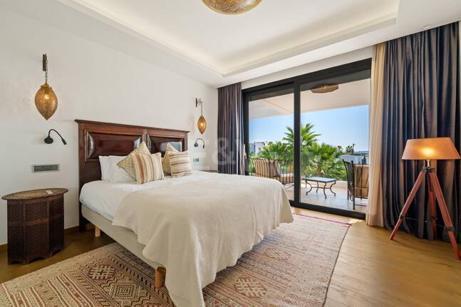 Villa contemporánea con impresionantes vistas en comunidad cerrada