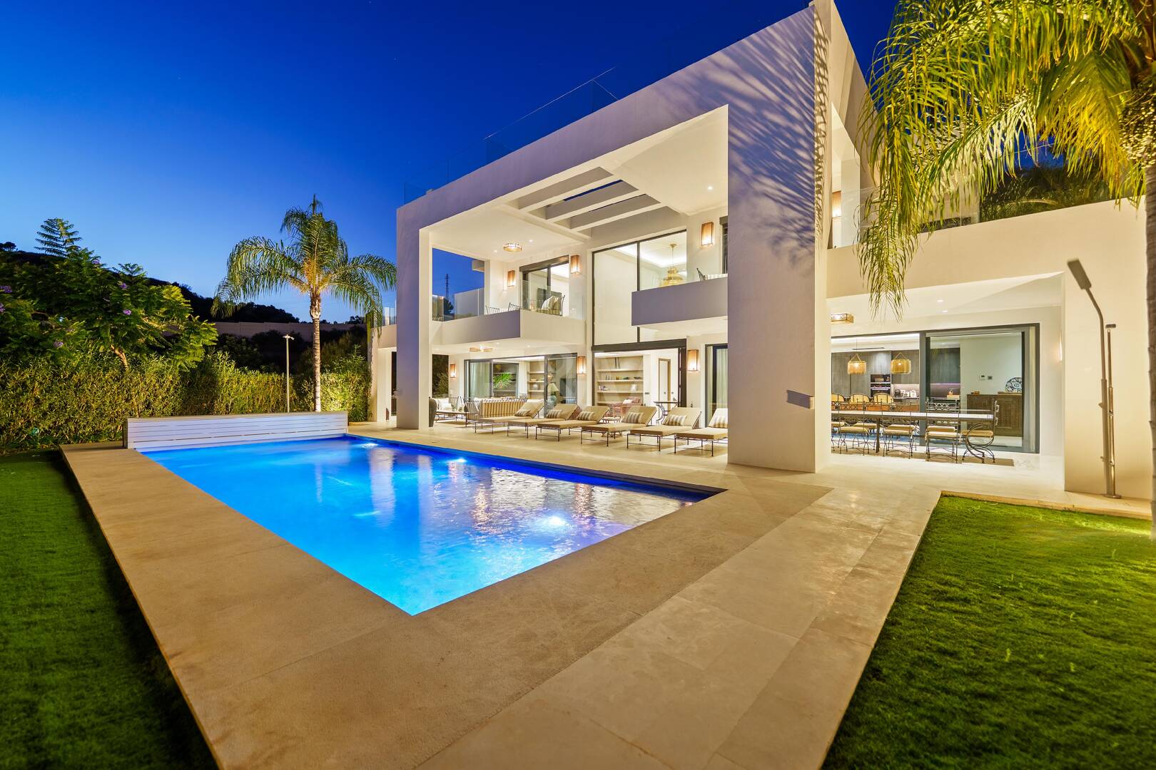 Villa contemporánea con impresionantes vistas en comunidad cerrada