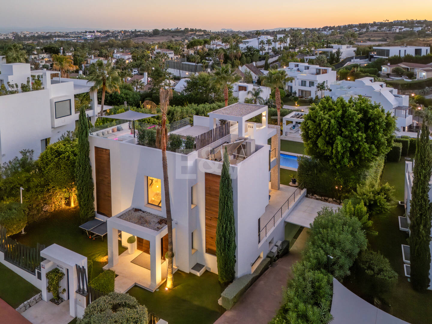 Villa contemporánea en comunidad cerrada en Nueva Andalucía