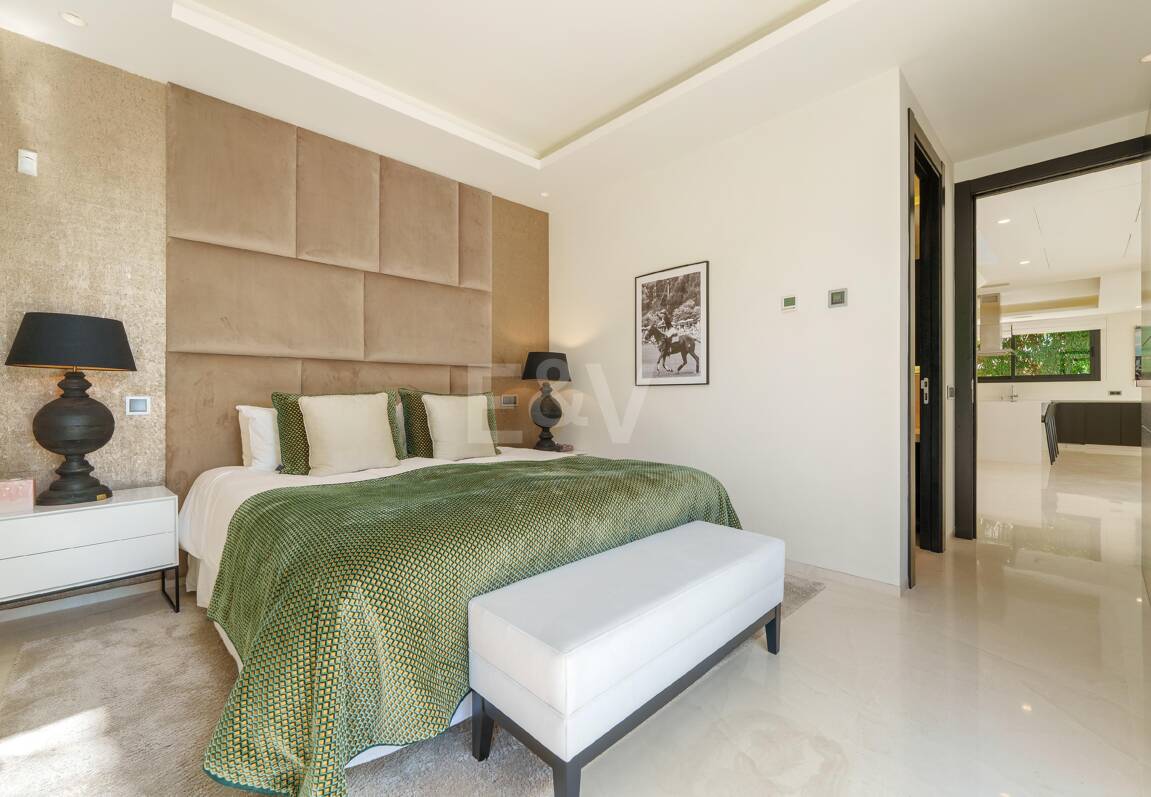 Villa contemporánea en comunidad cerrada en Nueva Andalucía