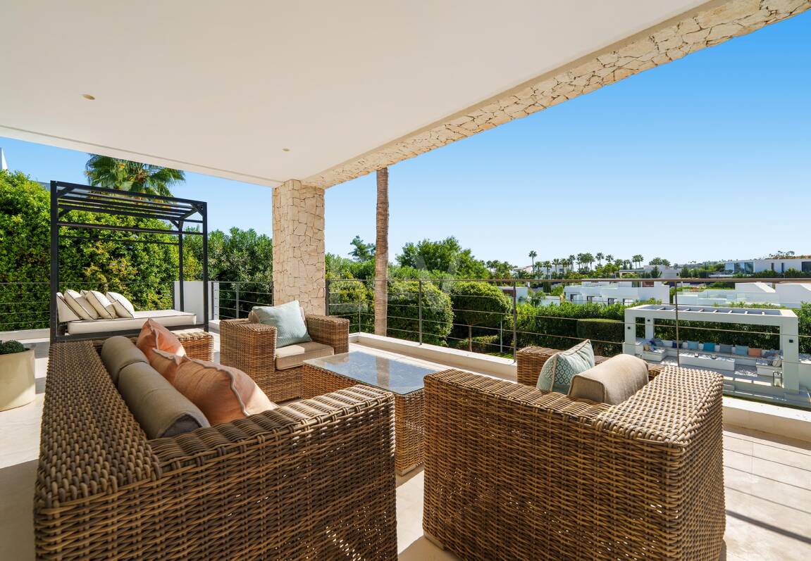 Villa contemporánea en comunidad cerrada en Nueva Andalucía