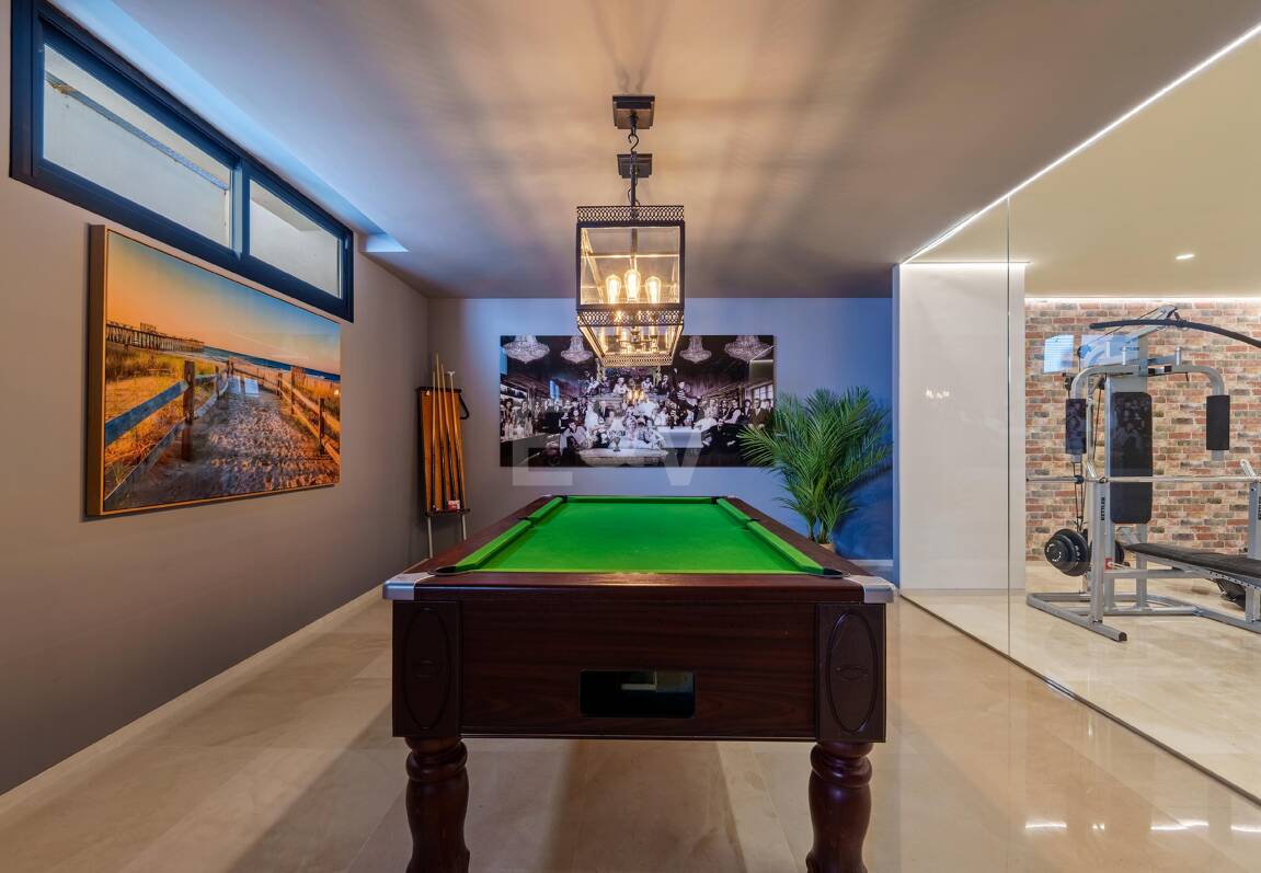 Villa contemporánea en comunidad cerrada en Nueva Andalucía