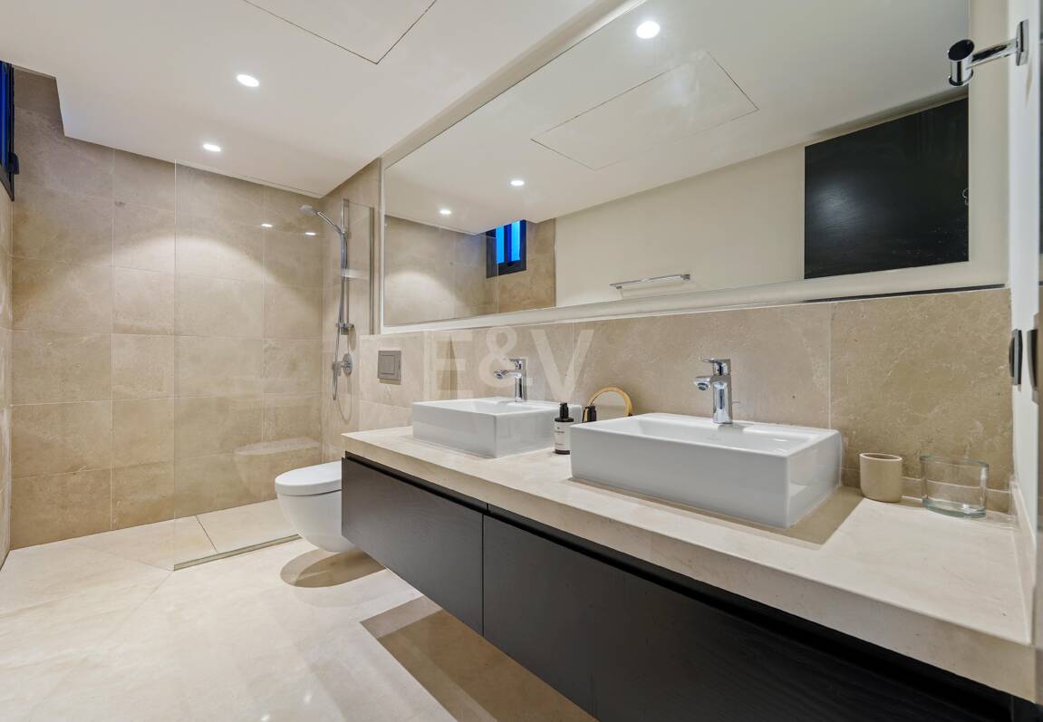 Villa contemporánea en comunidad cerrada en Nueva Andalucía