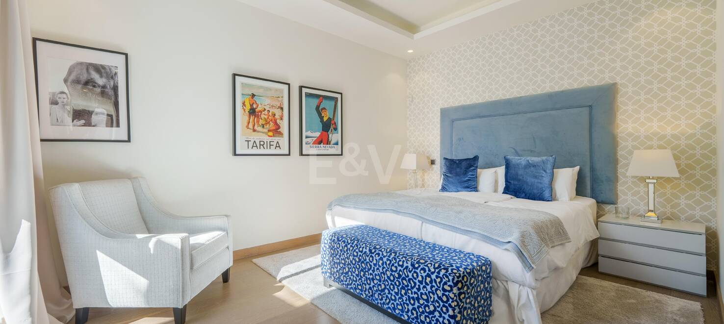 Moderne Villa in geschlossener Wohnanlage in Nueva Andalucía