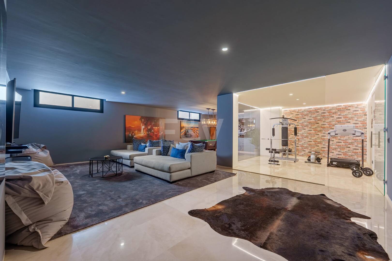 Villa contemporánea en comunidad cerrada en Nueva Andalucía