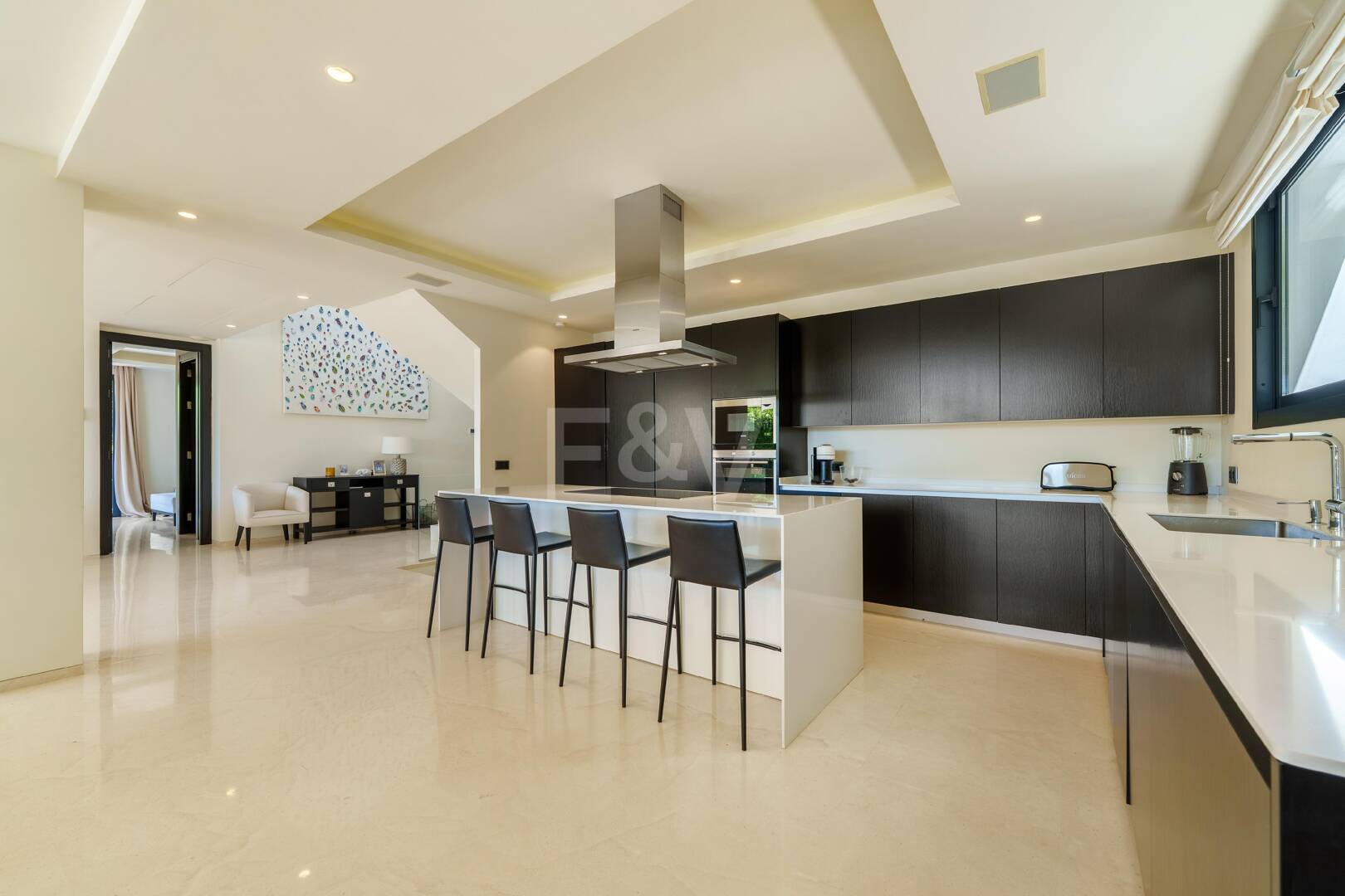 Villa contemporánea en comunidad cerrada en Nueva Andalucía