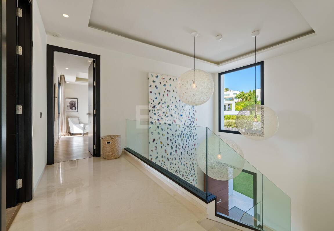 Villa contemporánea en comunidad cerrada en Nueva Andalucía