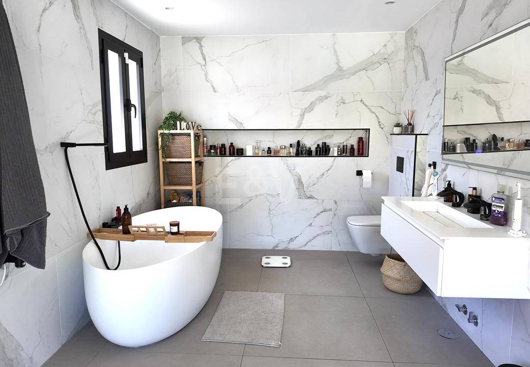 Modern Villa for Long Term Rent in Guadalmina Alta