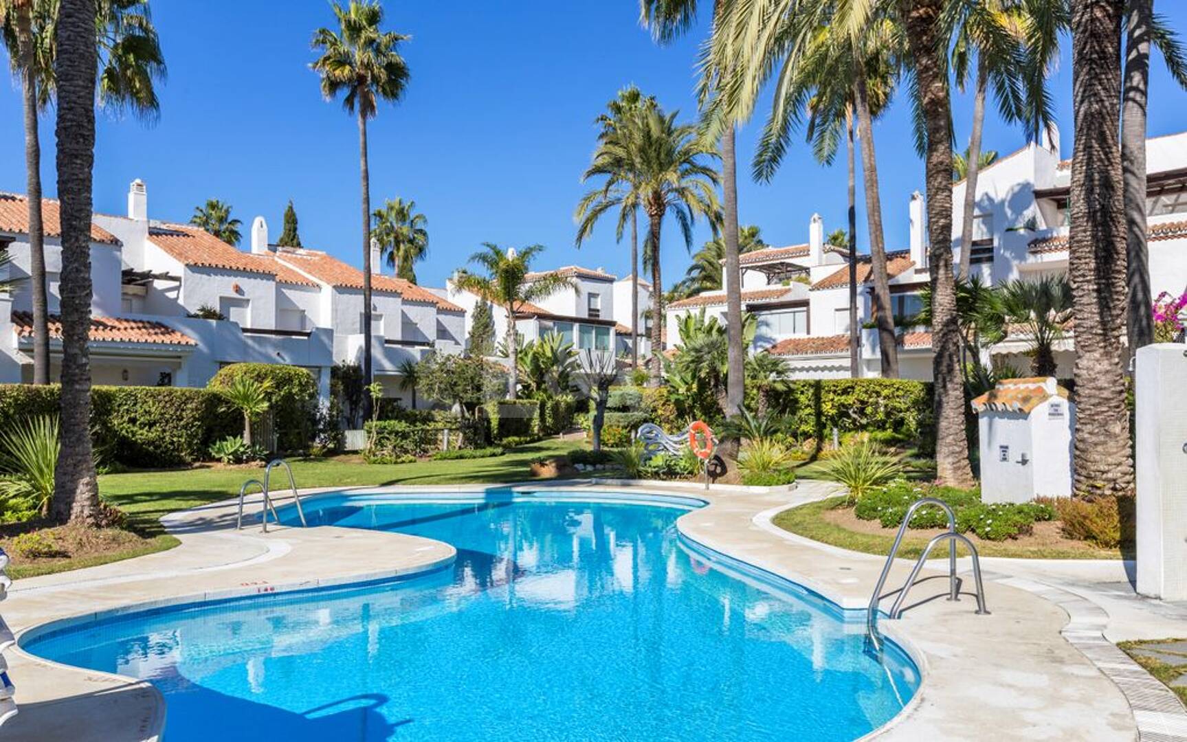 Reihenhaus zum Verkauf in Bahia de Marbella, Marbella Ost