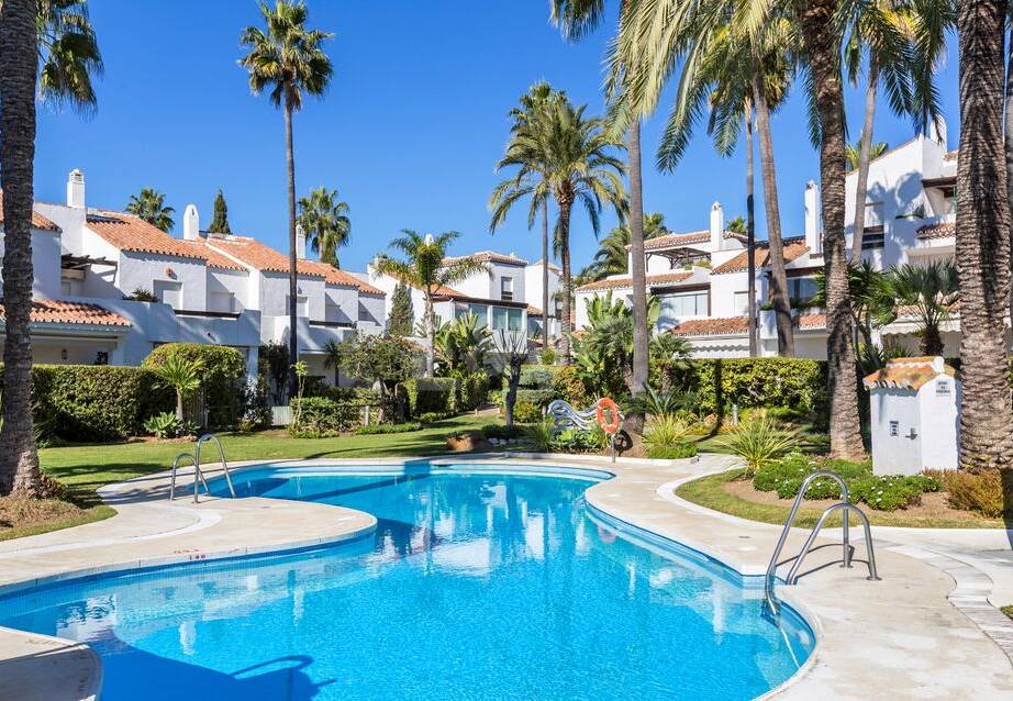 Reihenhaus zum Verkauf in Bahia de Marbella, Marbella Ost