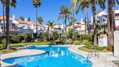 Radhus till salu i Bahia de Marbella, Marbella Öst