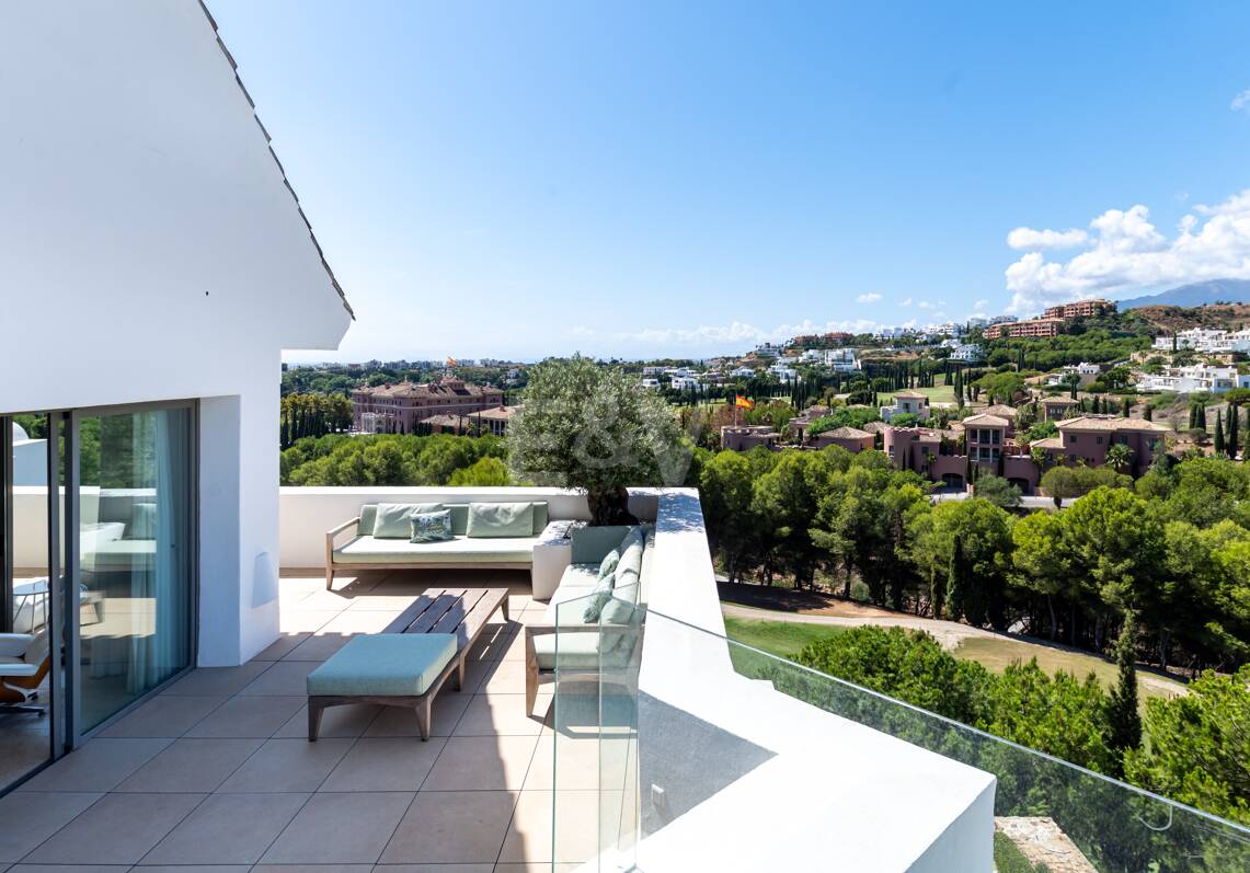 Första Line Golf Duplex Penthouse med privat pool och havsutsikt