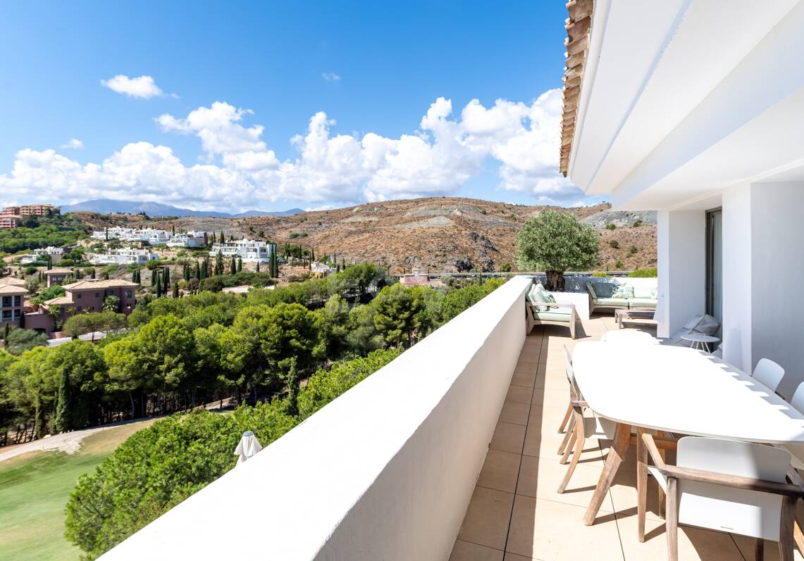 Första Line Golf Duplex Penthouse med privat pool och havsutsikt