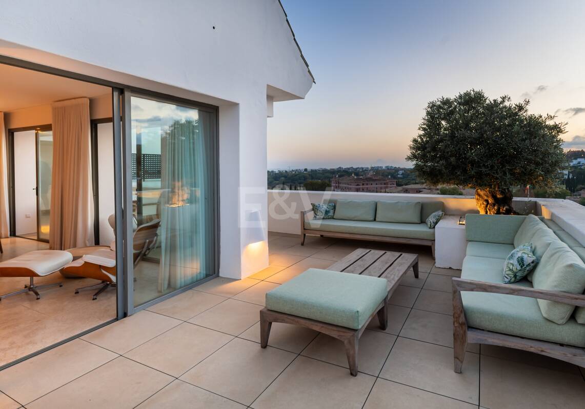 Första Line Golf Duplex Penthouse med privat pool och havsutsikt