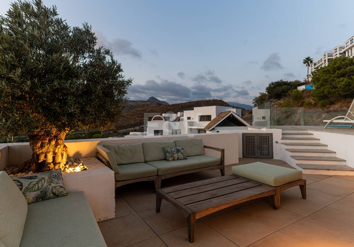 Första Line Golf Duplex Penthouse med privat pool och havsutsikt