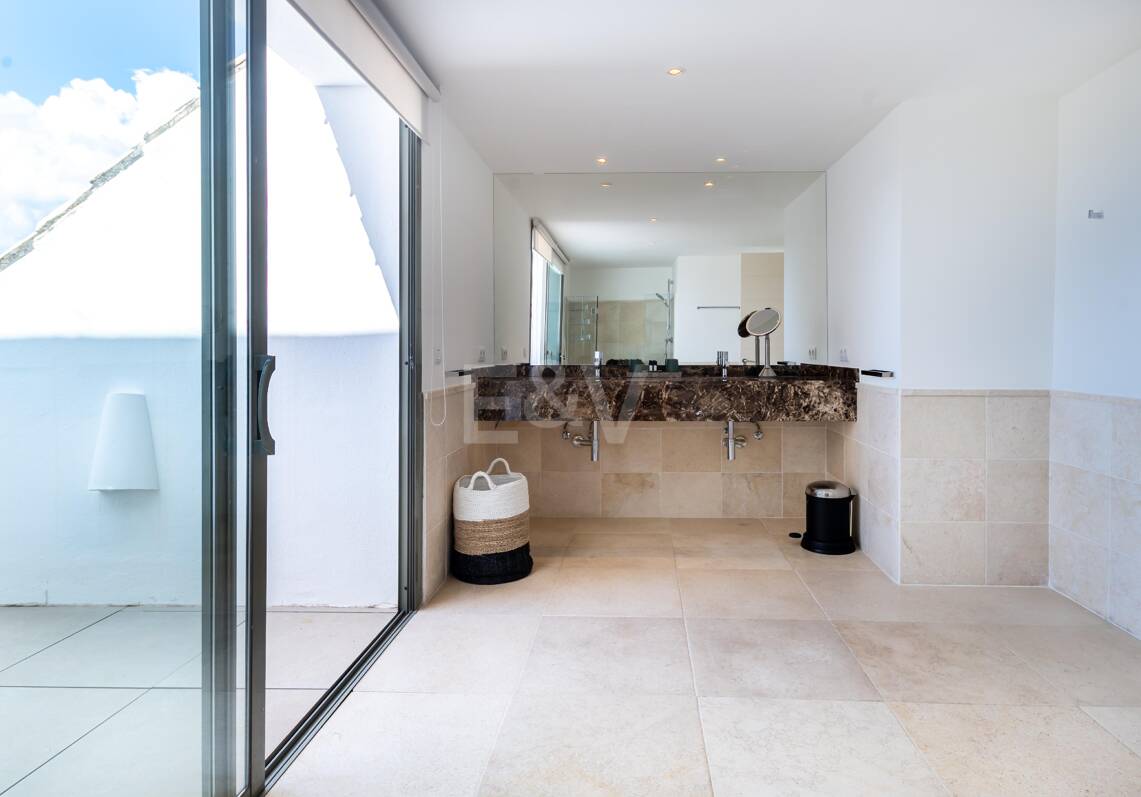 Första Line Golf Duplex Penthouse med privat pool och havsutsikt