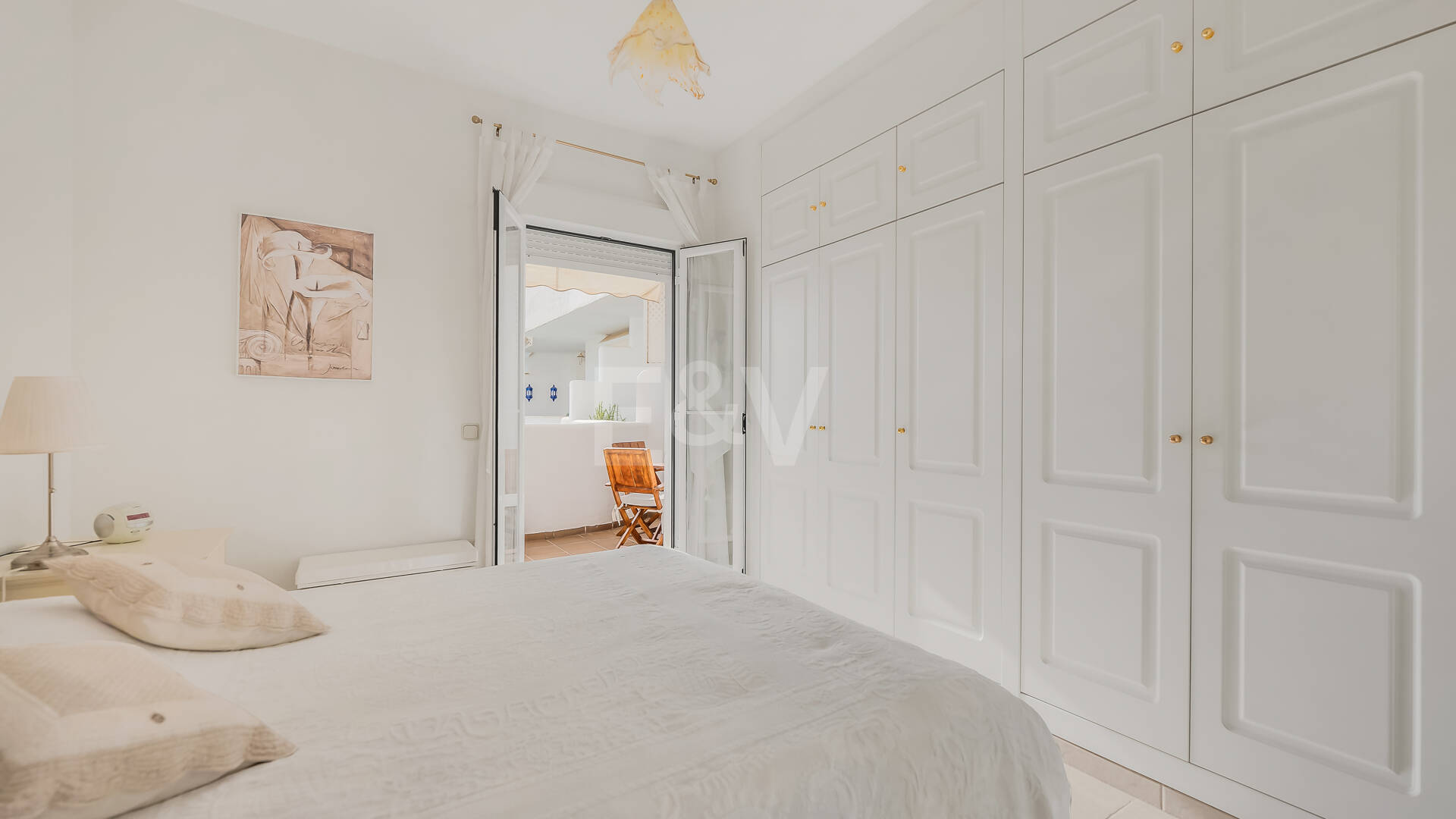 Oszałamiający apartament z widokiem na morze na Golden Mile Marbelli, kroki od plaży i udogodnienia