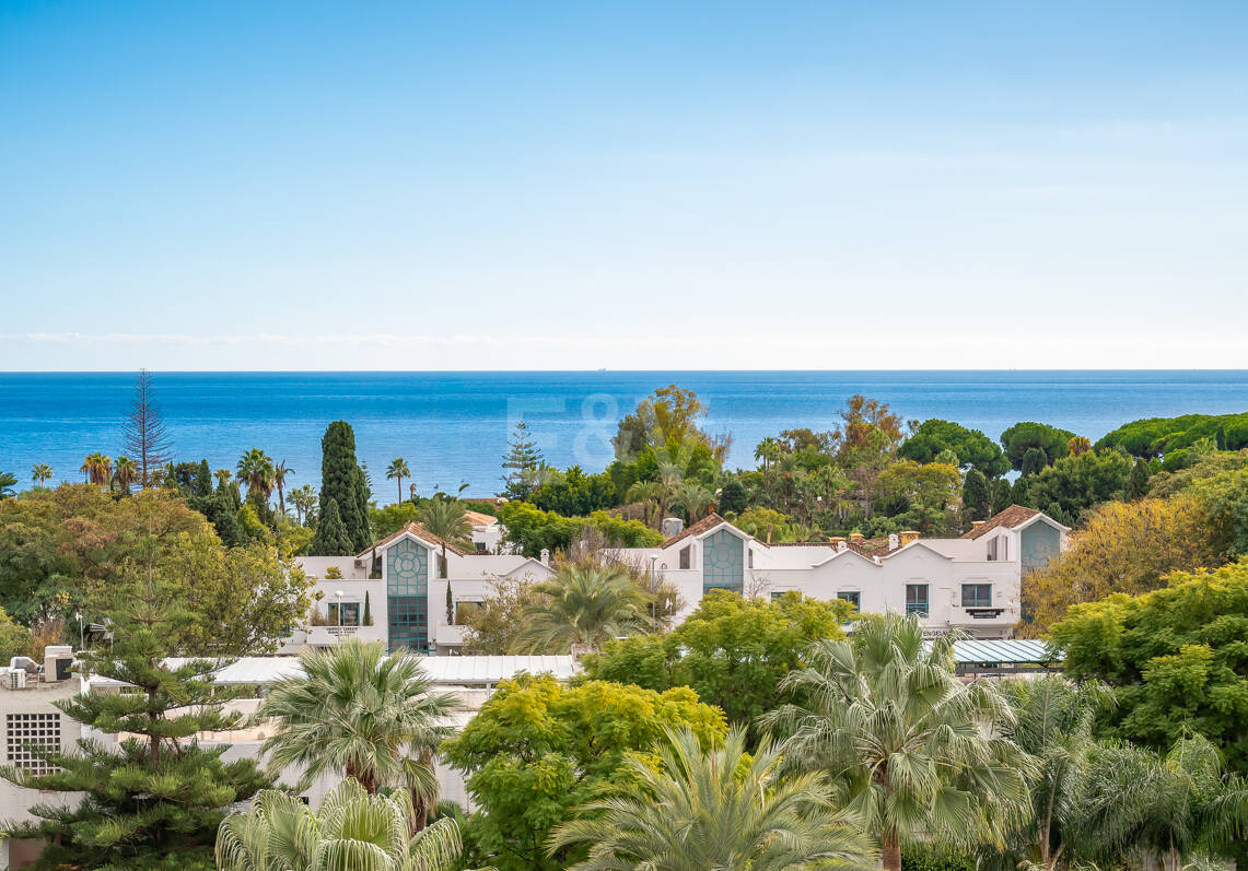 Atemberaubendes Penthouse mit Meerblick an der Goldenen Meile von Marbella, nur wenige Schritte vom Strand und allen Annehmlichkeiten entfernt