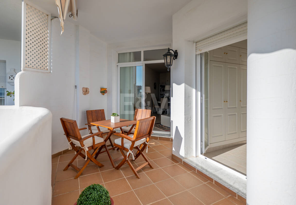 Stunning Sea-View Penthouse on Marbella’s Golden Mile, Steps from Beach & Amenities