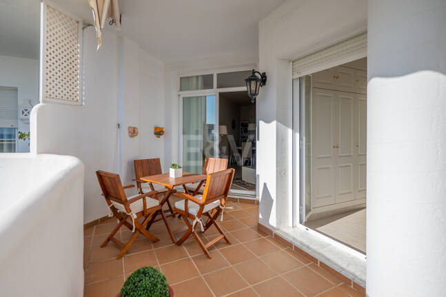 Stunning Sea-View Penthouse on Marbella’s Golden Mile, Steps from Beach & Amenities