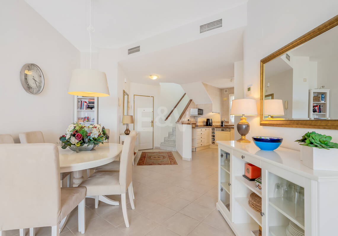 Atemberaubendes Penthouse mit Meerblick an der Goldenen Meile von Marbella, nur wenige Schritte vom Strand und allen Annehmlichkeiten entfernt