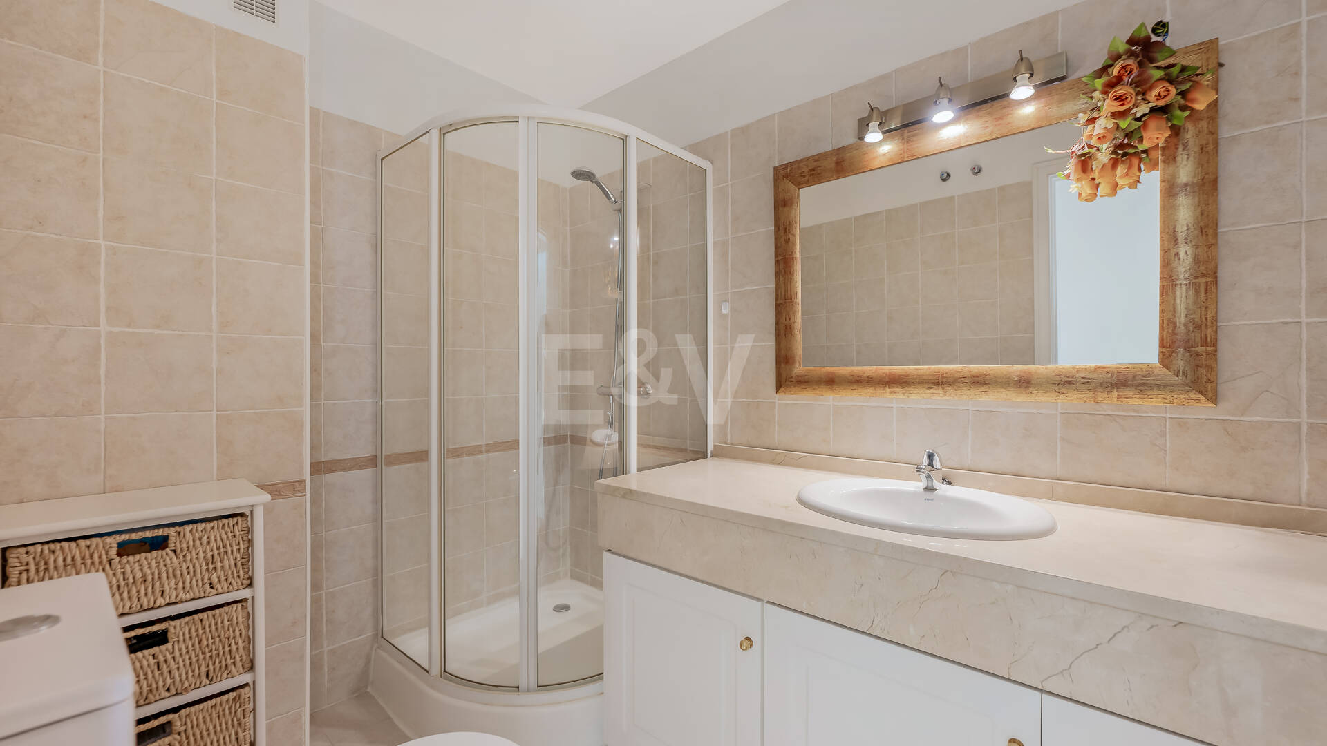 Oszałamiający apartament z widokiem na morze na Golden Mile Marbelli, kroki od plaży i udogodnienia