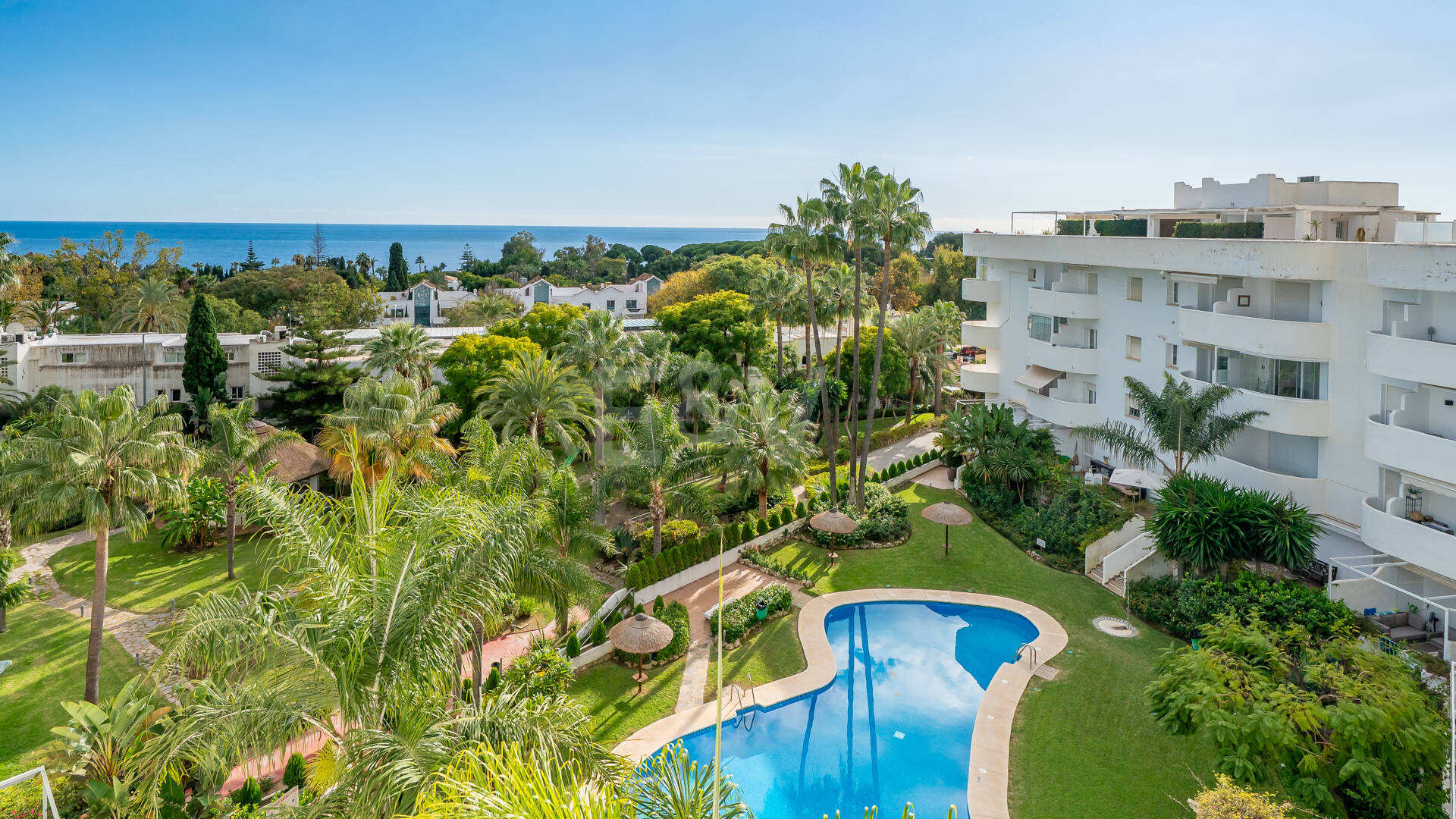 Stunning Sea-View Penthouse on Marbella’s Golden Mile, Steps from Beach & Amenities