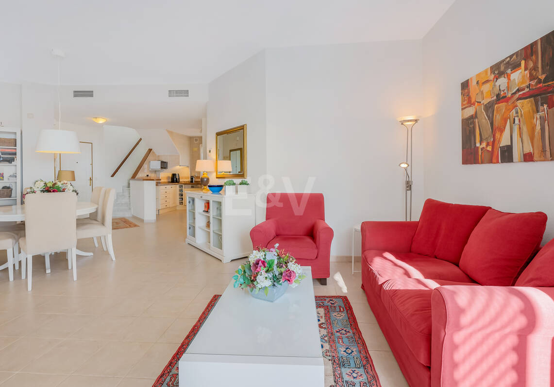 Atemberaubendes Penthouse mit Meerblick an der Goldenen Meile von Marbella, nur wenige Schritte vom Strand und allen Annehmlichkeiten entfernt