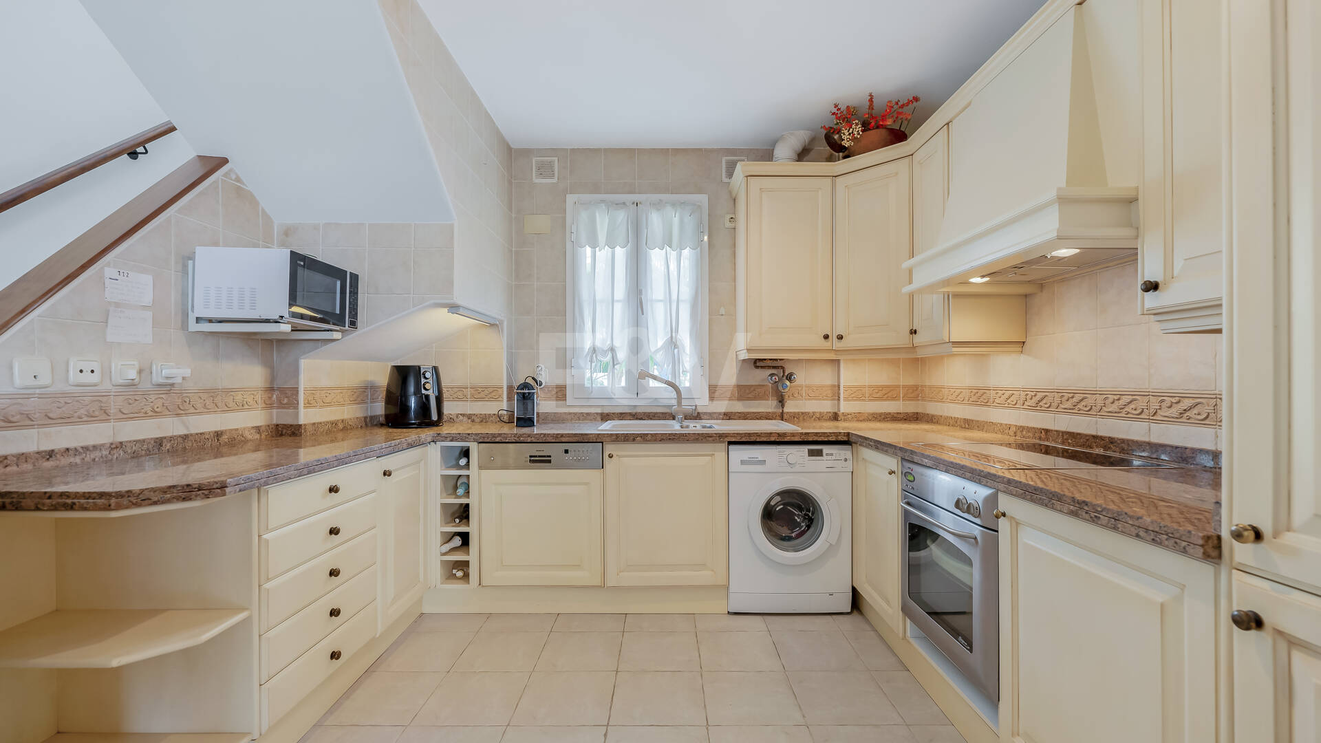 Oszałamiający apartament z widokiem na morze na Golden Mile Marbelli, kroki od plaży i udogodnienia