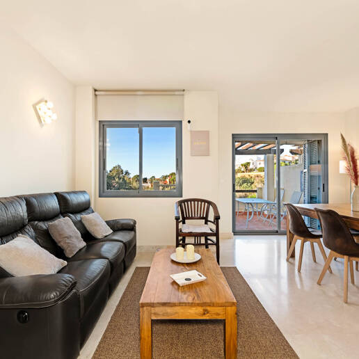 Maison de ville avec vue sur le golf et la mer, idéale pour l'investissement et la location de vacances