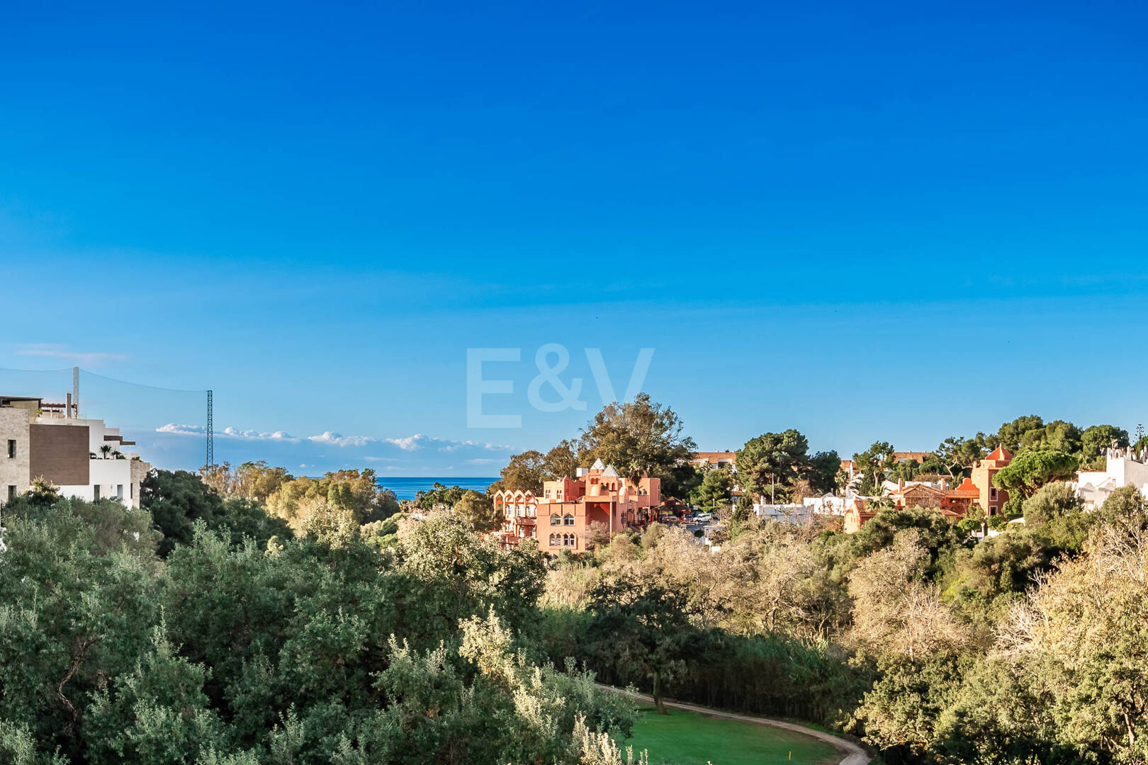 Townhouse z widokiem na golfa i morze, idealne na inwestycje i wynajem wakacje