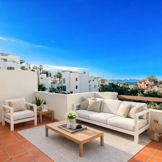 Maison de ville avec vue sur le golf et la mer, idéale pour l'investissement et la location de vacances