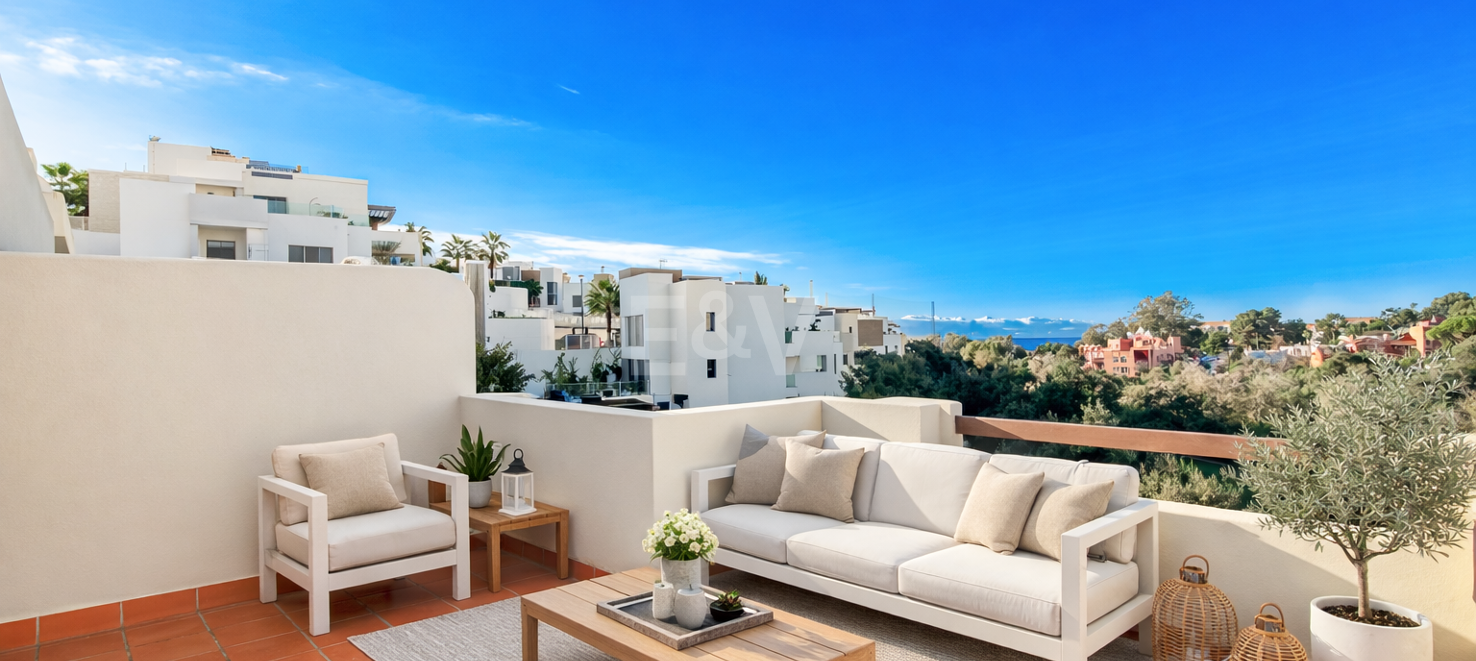 Maison de ville avec vue sur le golf et la mer, idéale pour l'investissement et la location de vacances