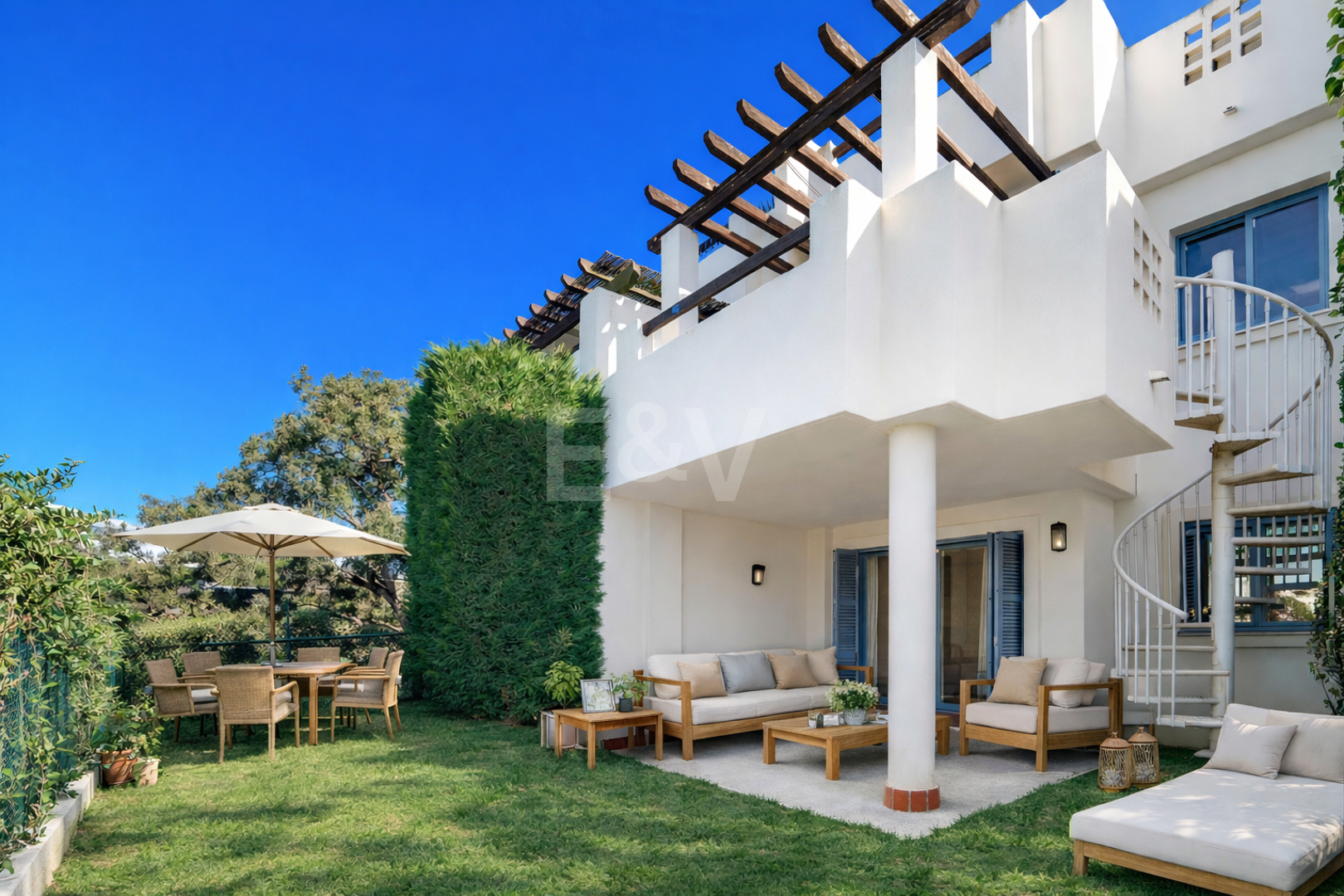 Townhouse z widokiem na golfa i morze, idealne na inwestycje i wynajem wakacje