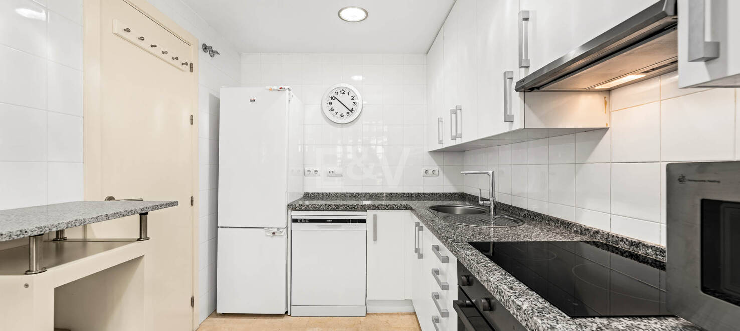 Maison de ville avec vue sur le golf et la mer, idéale pour l'investissement et la location de vacances