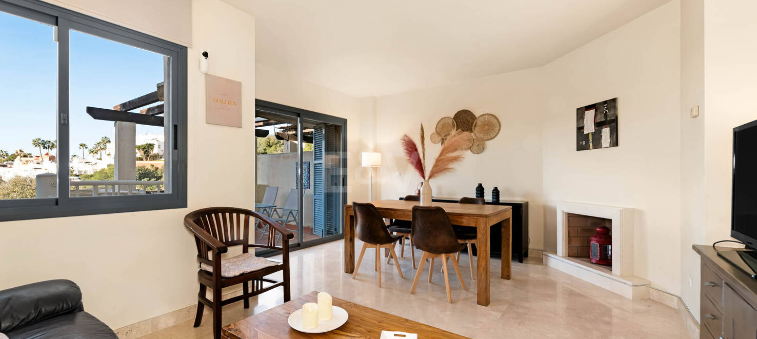 Maison de ville avec vue sur le golf et la mer, idéale pour l'investissement et la location de vacances