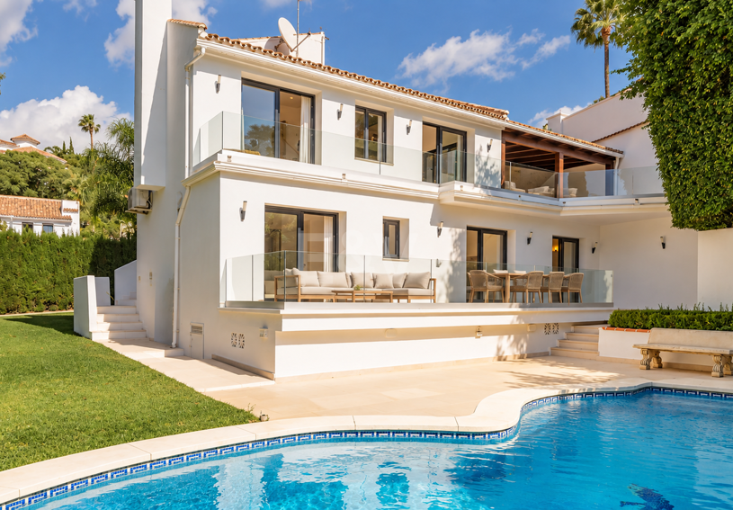 Modern Villa med privat pool och trädgård i El Rosario, Marbella