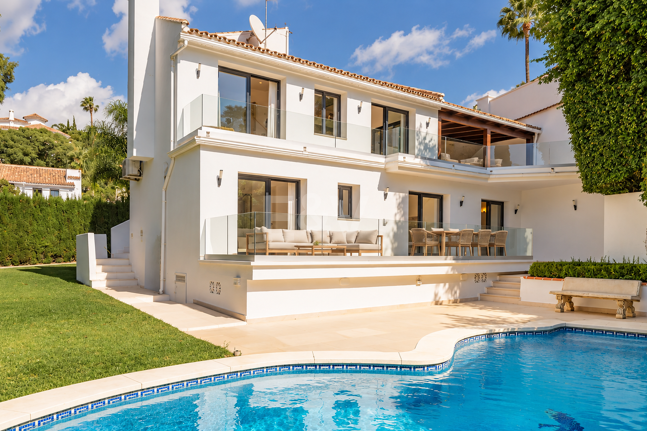 Modern Villa med privat pool och trädgård i El Rosario, Marbella