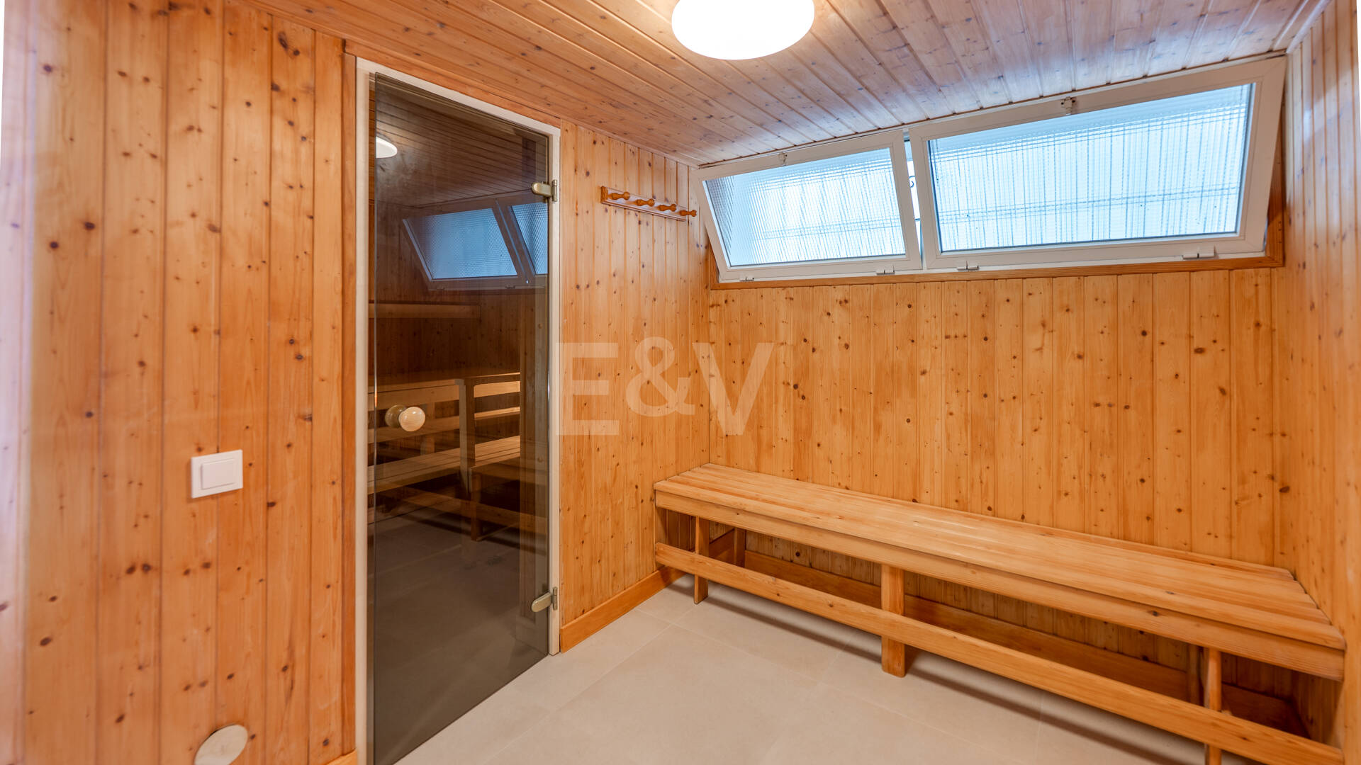 Modern Villa med privat pool och trädgård i El Rosario, Marbella
