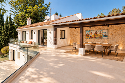 Modern Villa med privat pool och trädgård i El Rosario, Marbella