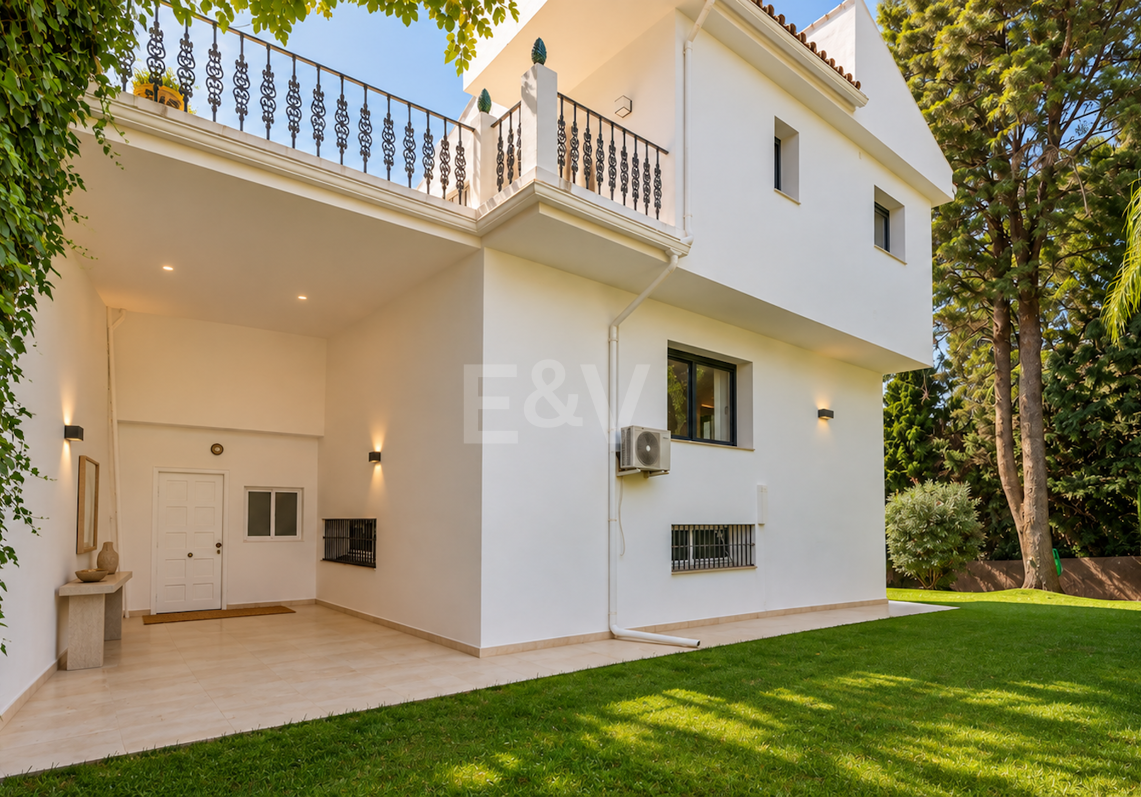 Modern Villa med privat pool och trädgård i El Rosario, Marbella