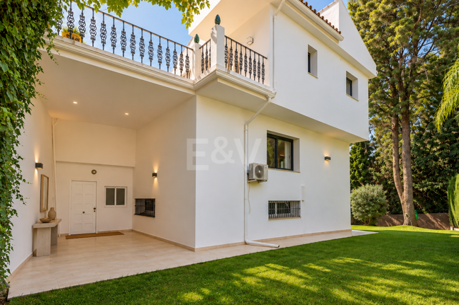 Modern Villa med privat pool och trädgård i El Rosario, Marbella