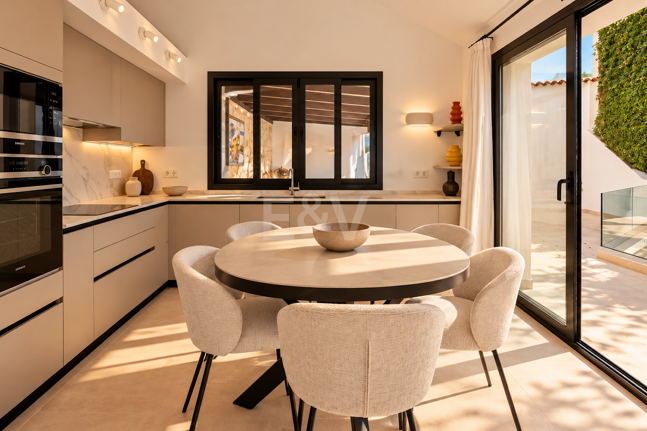 Modern Villa med privat pool och trädgård i El Rosario, Marbella