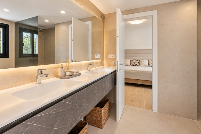 Modern Villa med privat pool och trädgård i El Rosario, Marbella