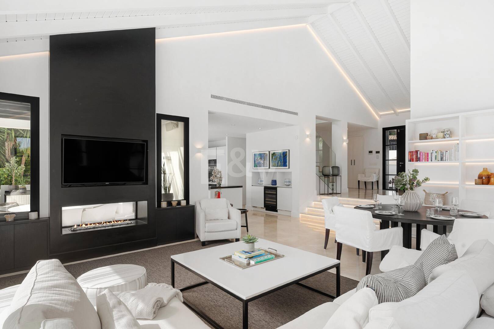 Oszałamiająca willa z panoramicznym widokiem na Los Naranjos Golf area