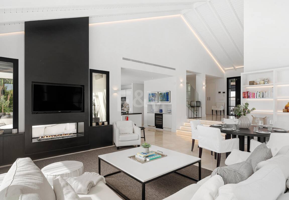 Oszałamiająca willa z panoramicznym widokiem na Los Naranjos Golf area