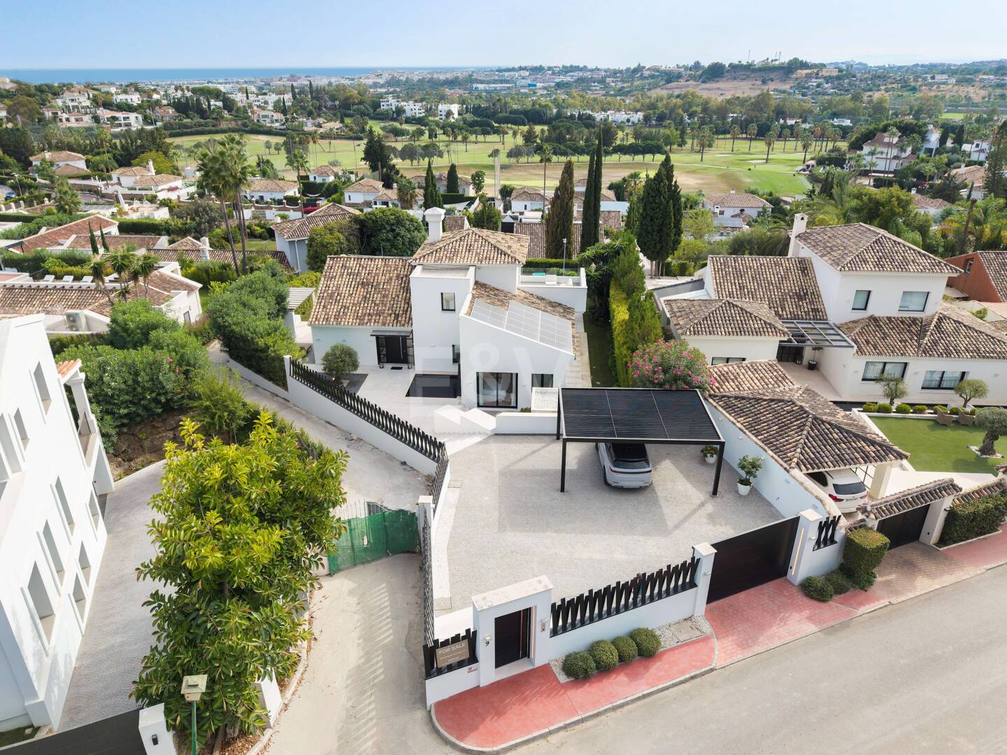 Oszałamiająca willa z panoramicznym widokiem na Los Naranjos Golf area