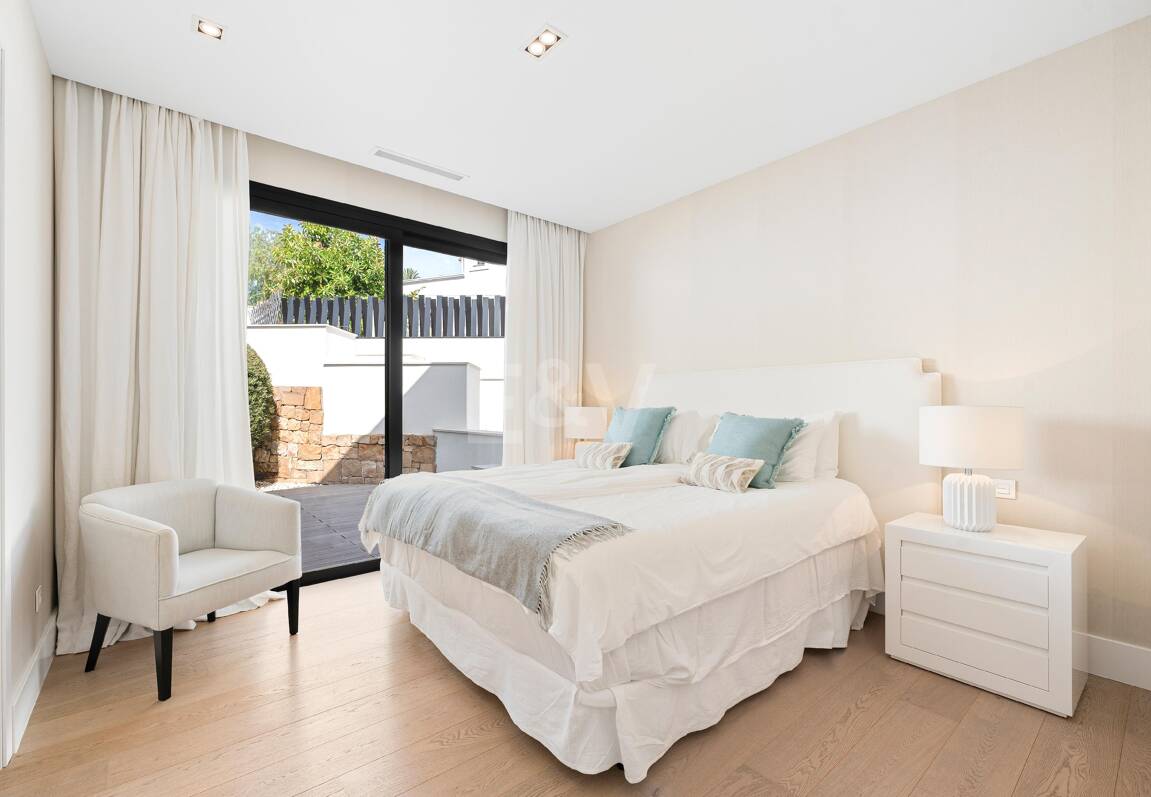 Oszałamiająca willa z panoramicznym widokiem na Los Naranjos Golf area