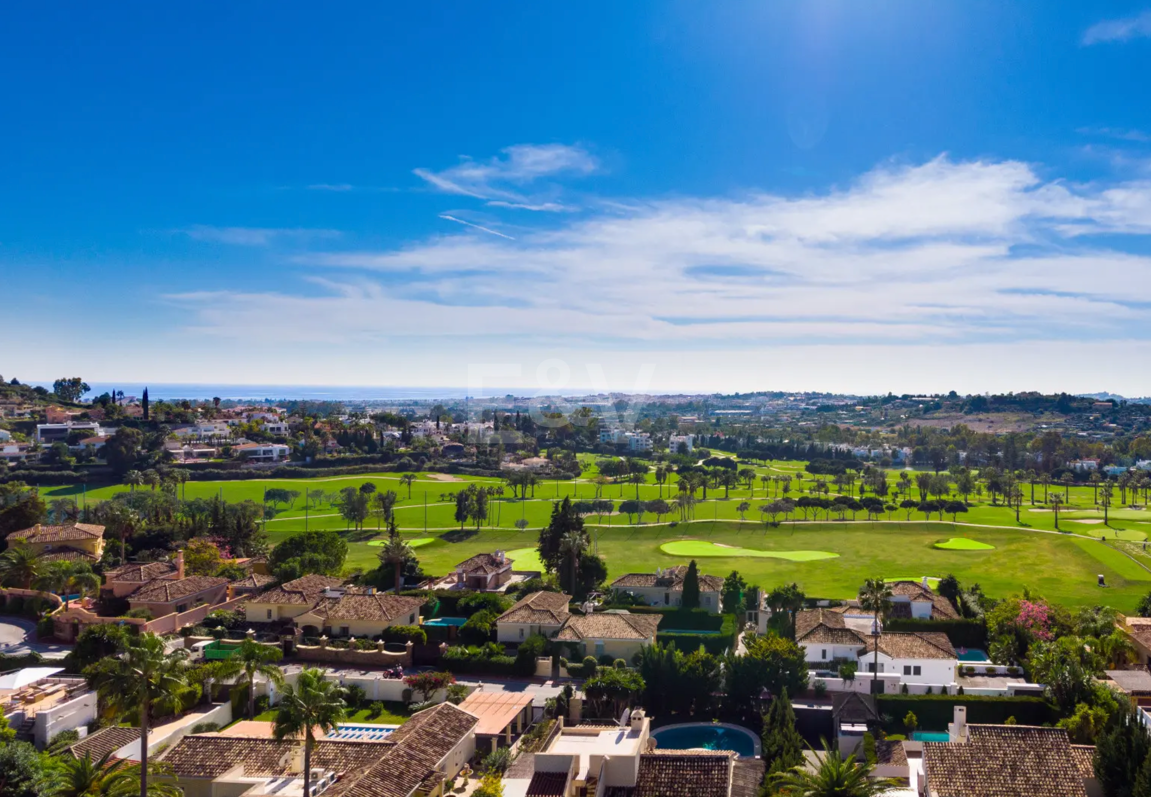 Oszałamiająca willa z panoramicznym widokiem na Los Naranjos Golf area