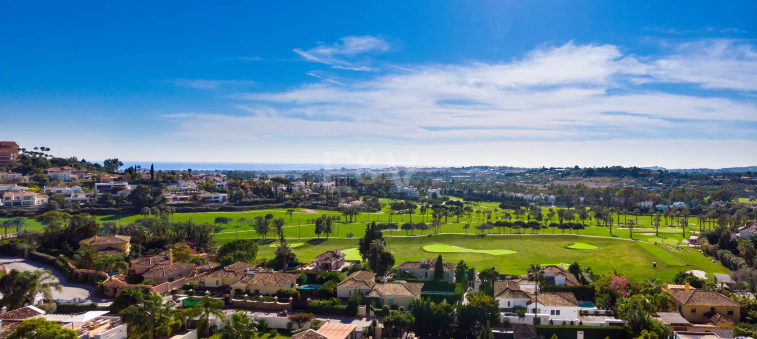 Stunning villa with panoramic views in Los Naranjos Golf area